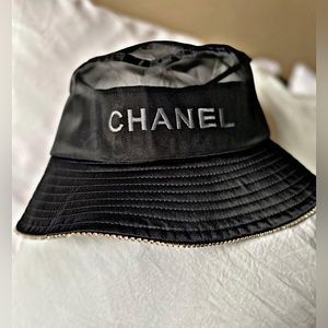 Fashion bucket hat